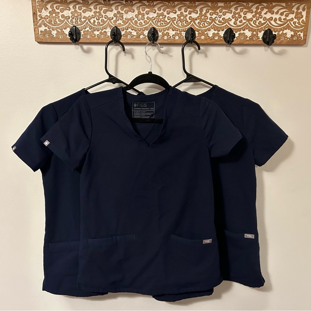 3 FIGS Casma Three-Pocket Scrub Tops in Size XXS in Navy